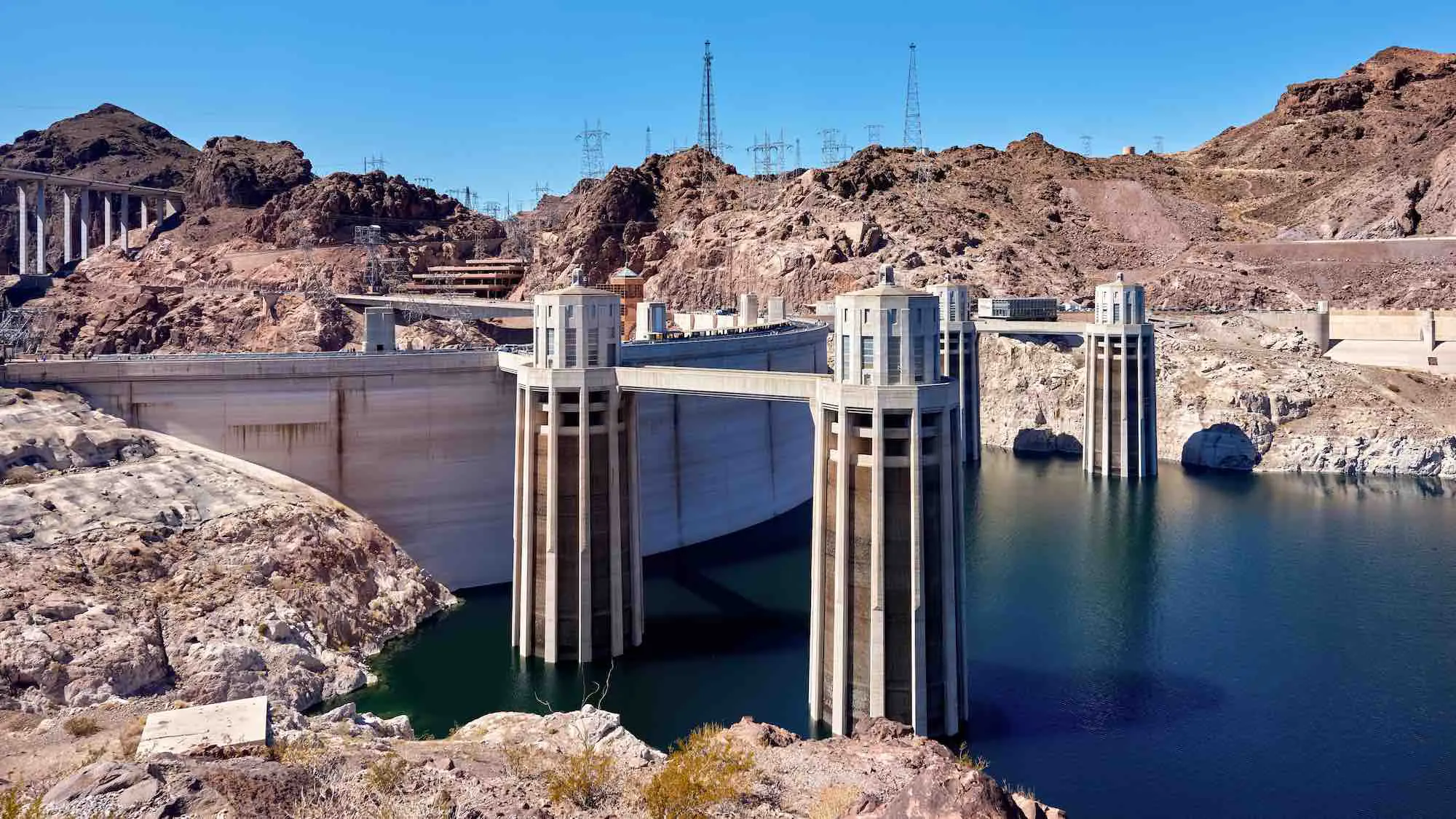 Geomembrane liners for hydroelectric power plants